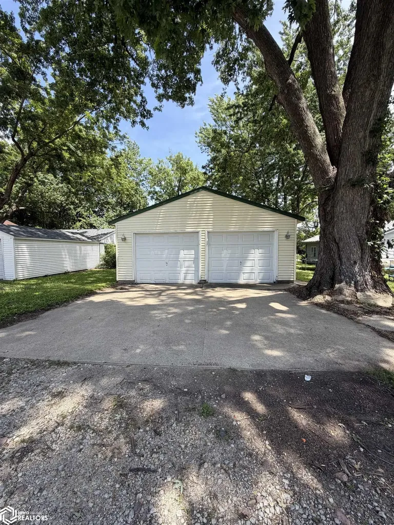 1405 S 2nd Street Oskaloosa IA 52577