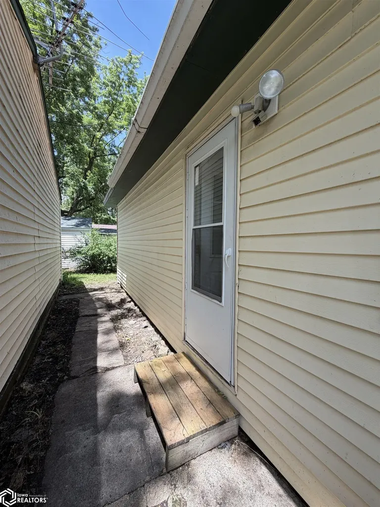 1405 S 2nd Street Oskaloosa IA 52577