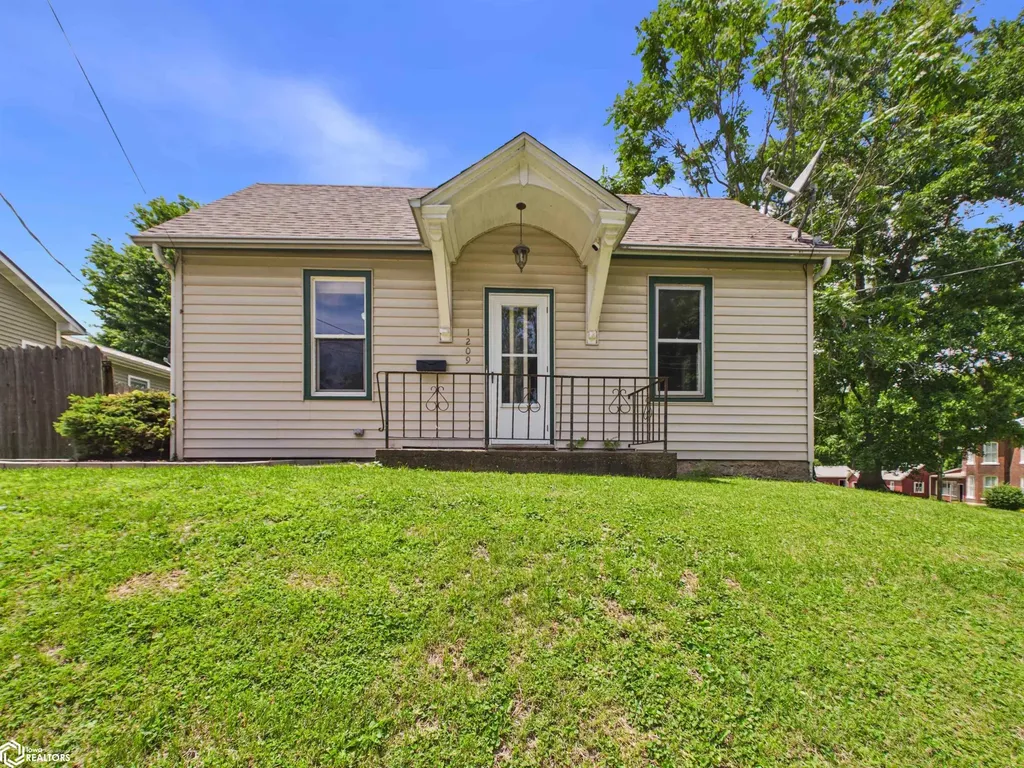 1209 Mercer Street Burlington IA 52601