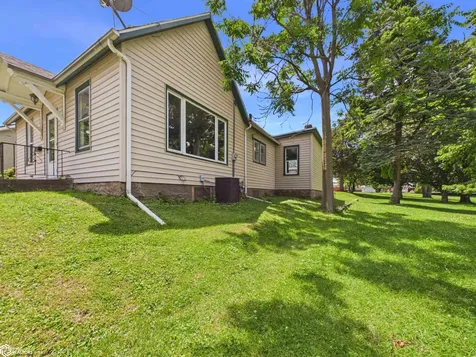 1209 Mercer Street Burlington IA 52601