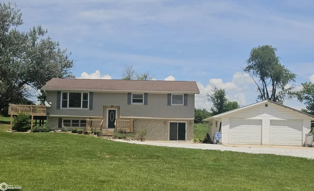 1954 White Plains Road Montrose IA 52639