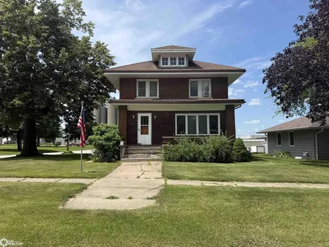 138 Franklin Street Ackley IA 50601