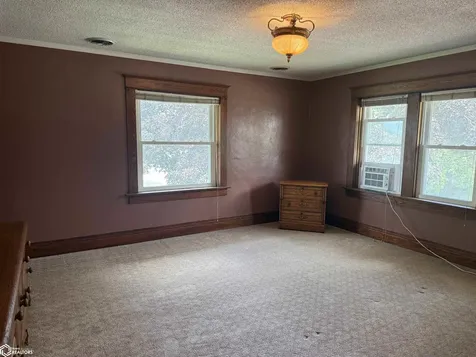 138 Franklin Street Ackley IA 50601