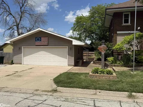138 Franklin Street Ackley IA 50601