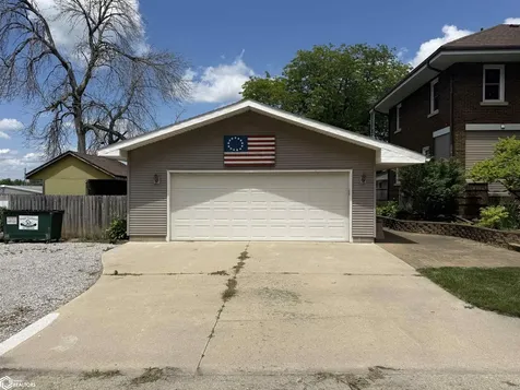 138 Franklin Street Ackley IA 50601