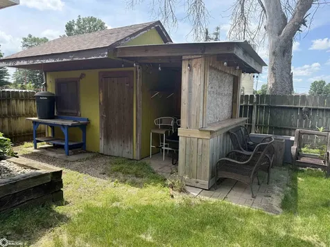 138 Franklin Street Ackley IA 50601