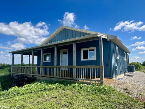 1569 Jasmine Avenue Fairfield IA 52556
