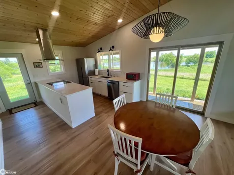 1569 Jasmine Avenue Fairfield IA 52556