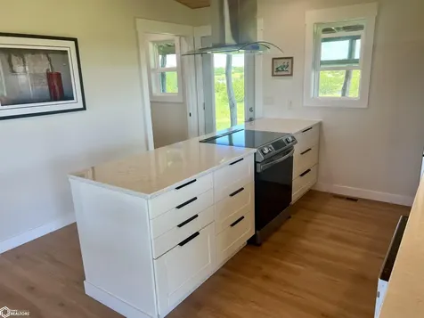 1569 Jasmine Avenue Fairfield IA 52556
