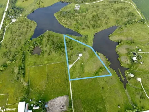 1569 Jasmine Avenue Fairfield IA 52556