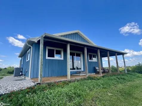 1569 Jasmine Avenue Fairfield IA 52556