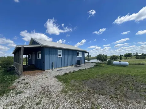 1569 Jasmine Avenue Fairfield IA 52556