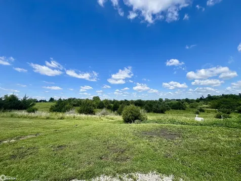 1569 Jasmine Avenue Fairfield IA 52556