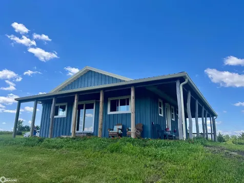 1569 Jasmine Avenue Fairfield IA 52556