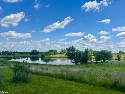 1569 Jasmine Avenue Fairfield IA 52556