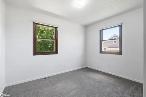 109 W Southridge Road Marshalltown IA 50158