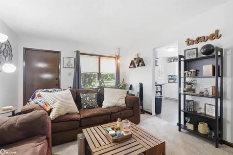 109 W Southridge Road Marshalltown IA 50158