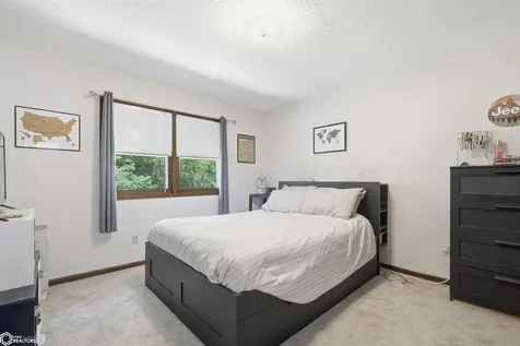 109 W Southridge Road Marshalltown IA 50158