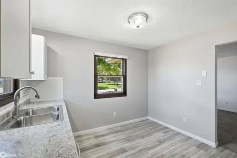 109 W Southridge Road Marshalltown IA 50158