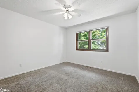 109 W Southridge Road Marshalltown IA 50158