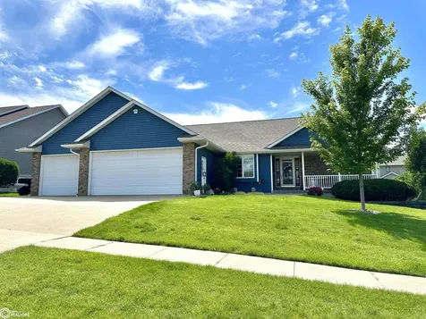 1935 Reed Street Grinnell IA 50112