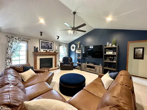1935 Reed Street Grinnell IA 50112