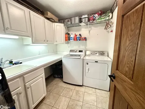 1935 Reed Street Grinnell IA 50112