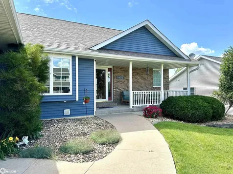 1935 Reed Street Grinnell IA 50112