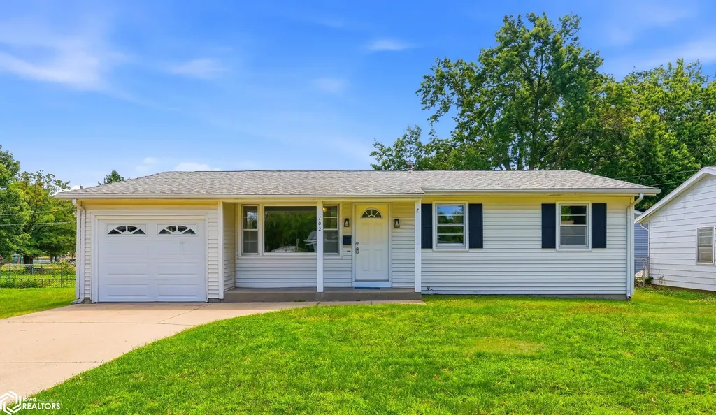 702 Broadway Street West Burlington IA 52655