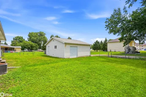 702 Broadway Street West Burlington IA 52655
