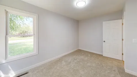 1109 S 7th Street Fairfield IA 52556