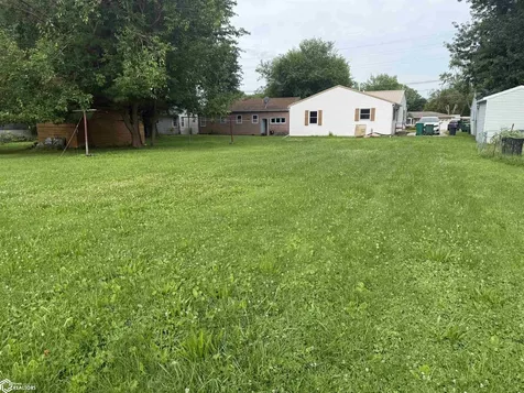 1109 S 7th Street Fairfield IA 52556