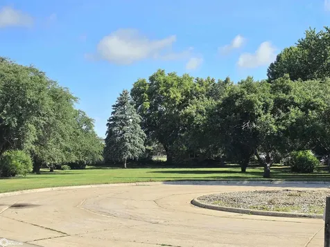 3 Mississippi Circle Mason City IA 50401