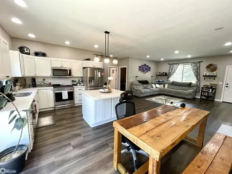 502 N H Street Oskaloosa IA 52577