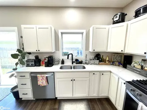 502 N H Street Oskaloosa IA 52577