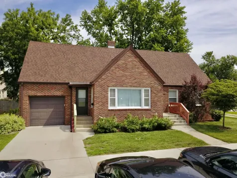 711 7th Avenue Grinnell IA 50112