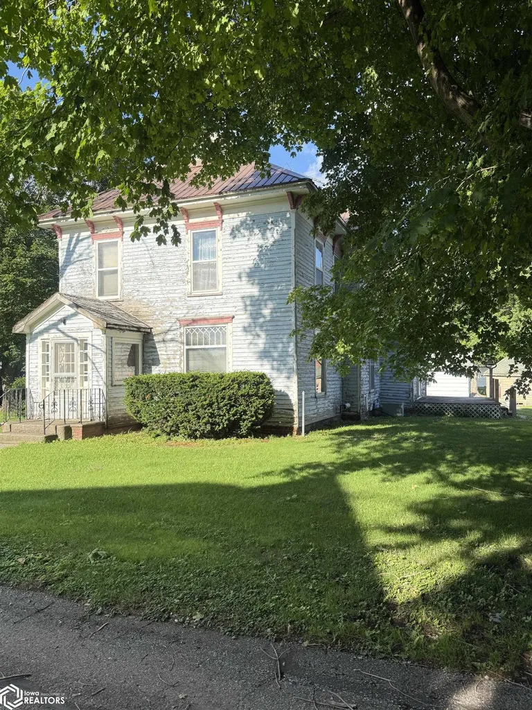 103 W 3rd Street Packwood IA 52580