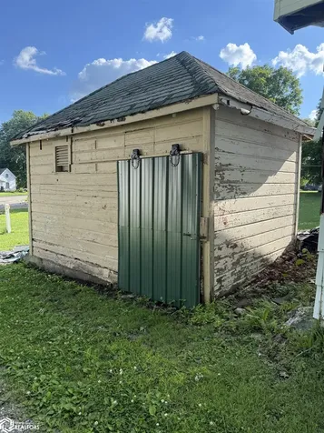 103 W 3rd Street Packwood IA 52580