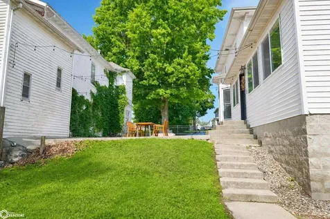 118 S Woodlawn Avenue Burlington IA 52601