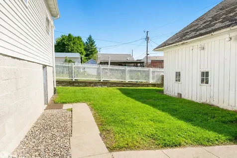 118 S Woodlawn Avenue Burlington IA 52601