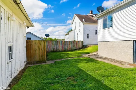 118 S Woodlawn Avenue Burlington IA 52601