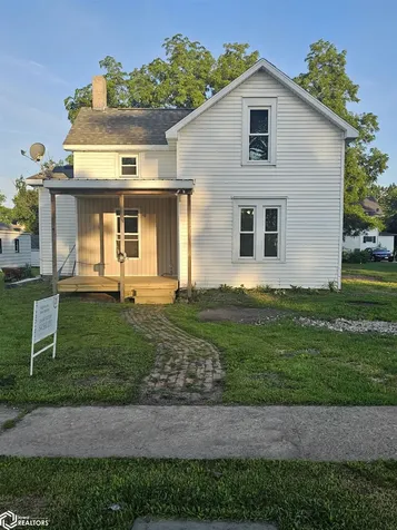 427 East Street Grinnell IA 50112