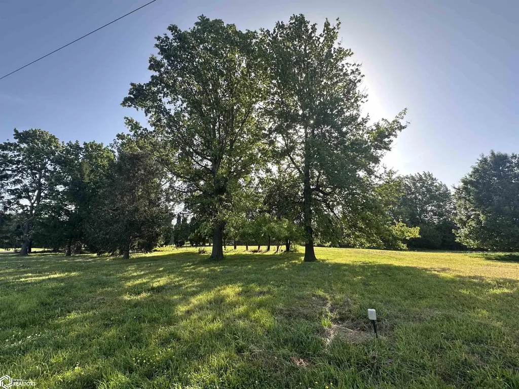 2005 N B Street Fairfield IA 52556