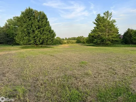 2005 N B Street Fairfield IA 52556