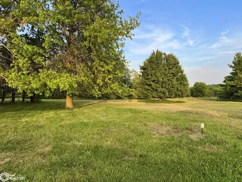 2005 N B Street Fairfield IA 52556