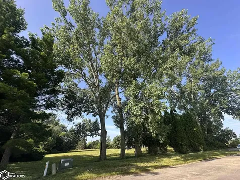 2005 N B Street Fairfield IA 52556