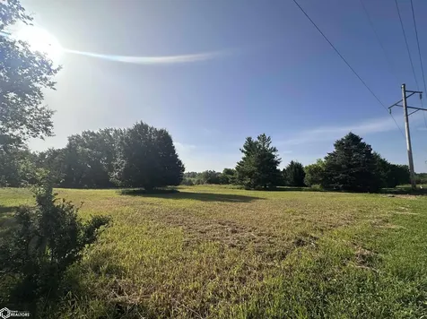 2005 N B Street Fairfield IA 52556