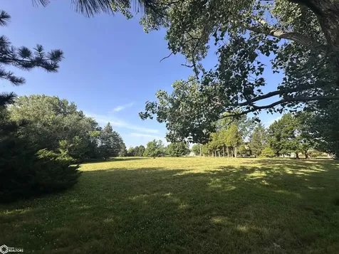 2005 N B Street Fairfield IA 52556