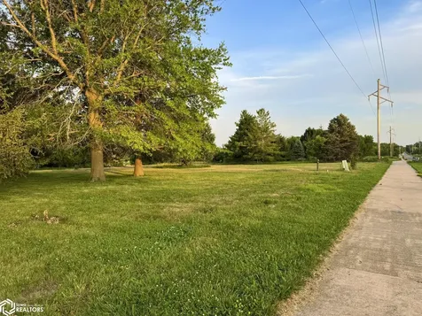 2005 N B Street Fairfield IA 52556
