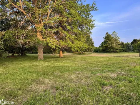 2005 N B Street Fairfield IA 52556